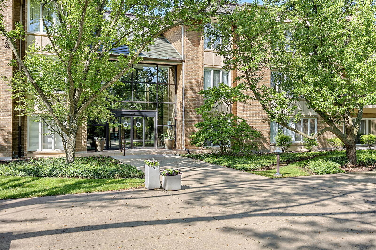 Property Photo:  2 Oak Brook Club Drive C310  IL 60523 