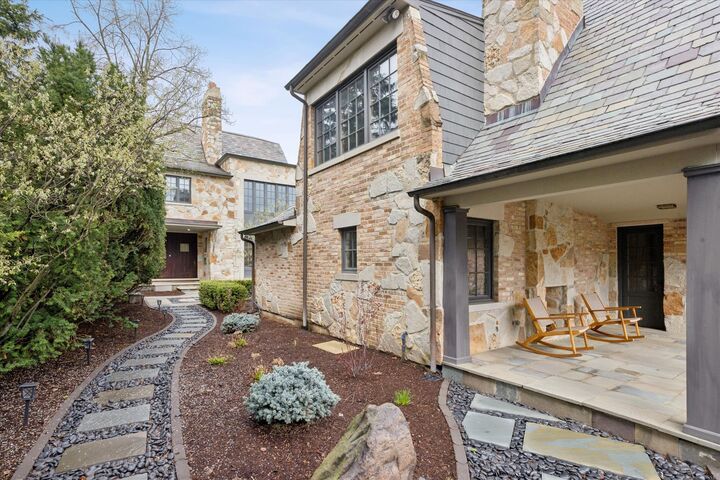 Property Photo:  132 S Park Avenue  IL 60521 