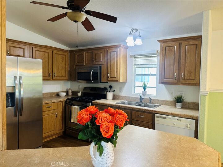 Property Photo:  38384 Via Escarlata  CA 92563 