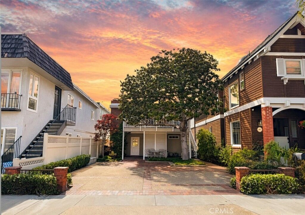 Property Photo:  122 Opal Avenue 2  CA 92662 