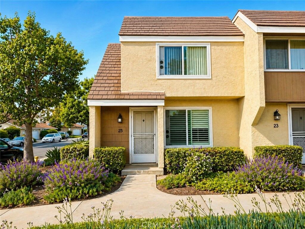 Property Photo:  25 Brookfield  CA 92604 