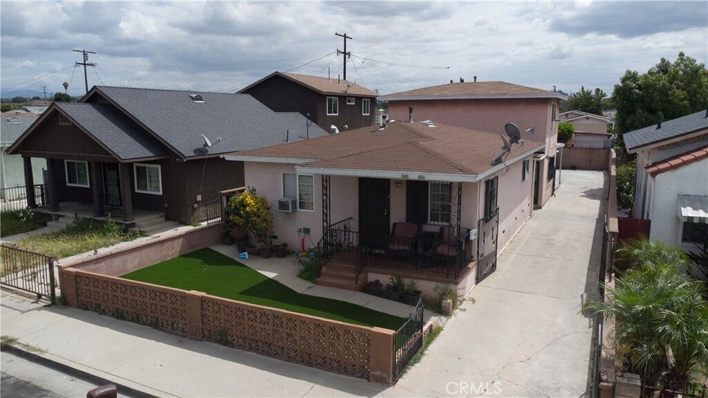 Property Photo:  658 Oakford  CA 90022 