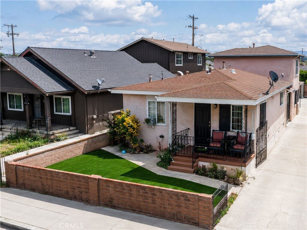 Property Photo: 658 Oakford CA 90022