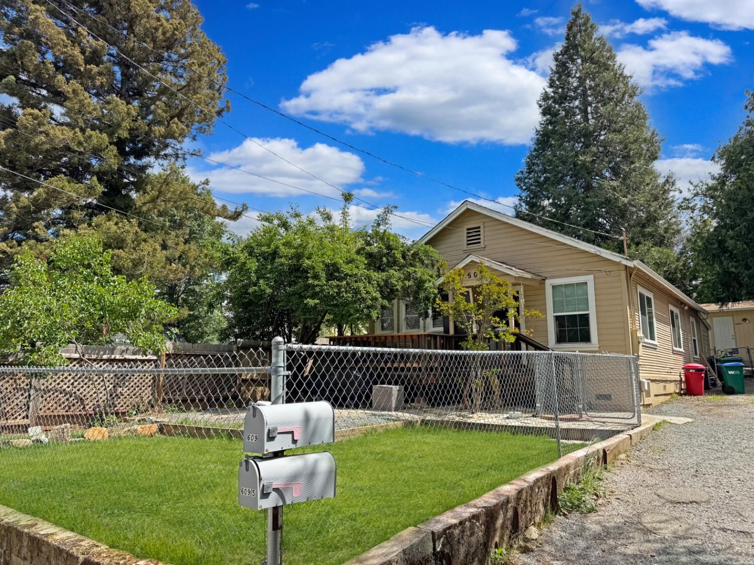 Property Photo: 609 Kechely Court CA 95945