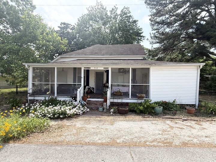 Property Photo:  512 S Broadway St.  MS 38804 
