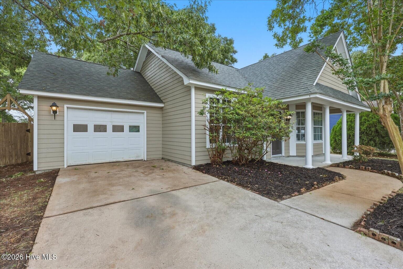 Property Photo:  1406 Faulkenberry Road  NC 28409 