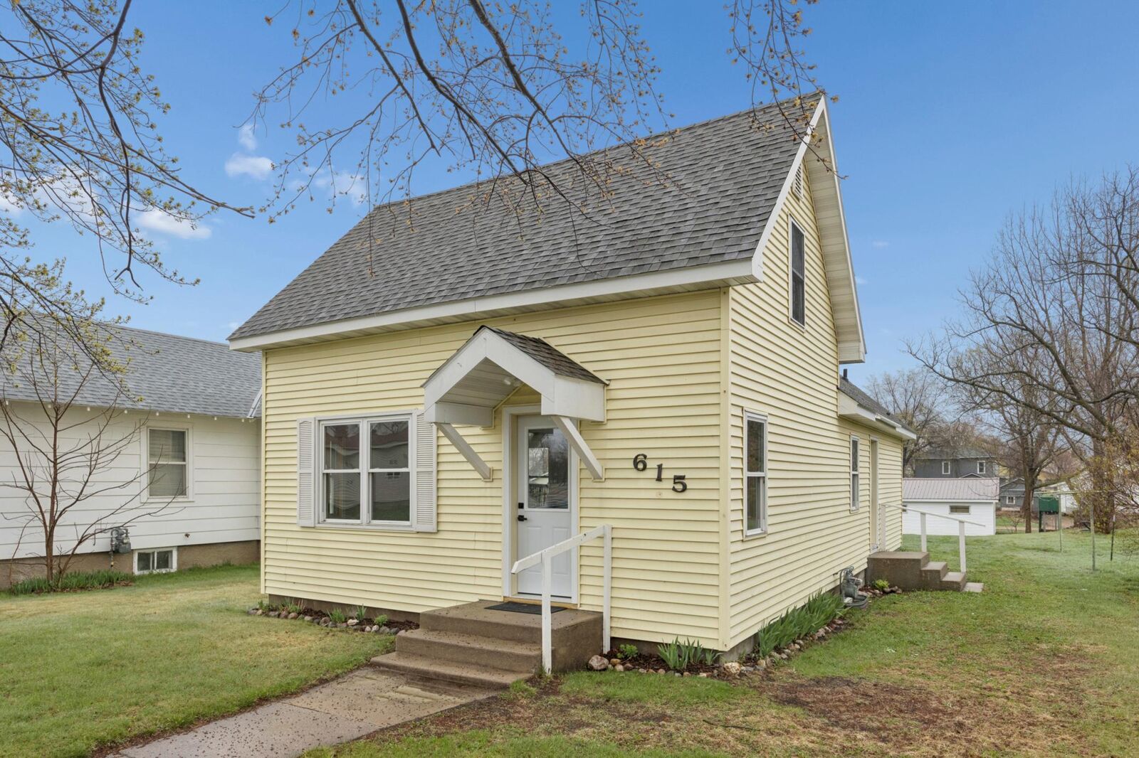 Property Photo:  615 Getty Street S  MN 56378 