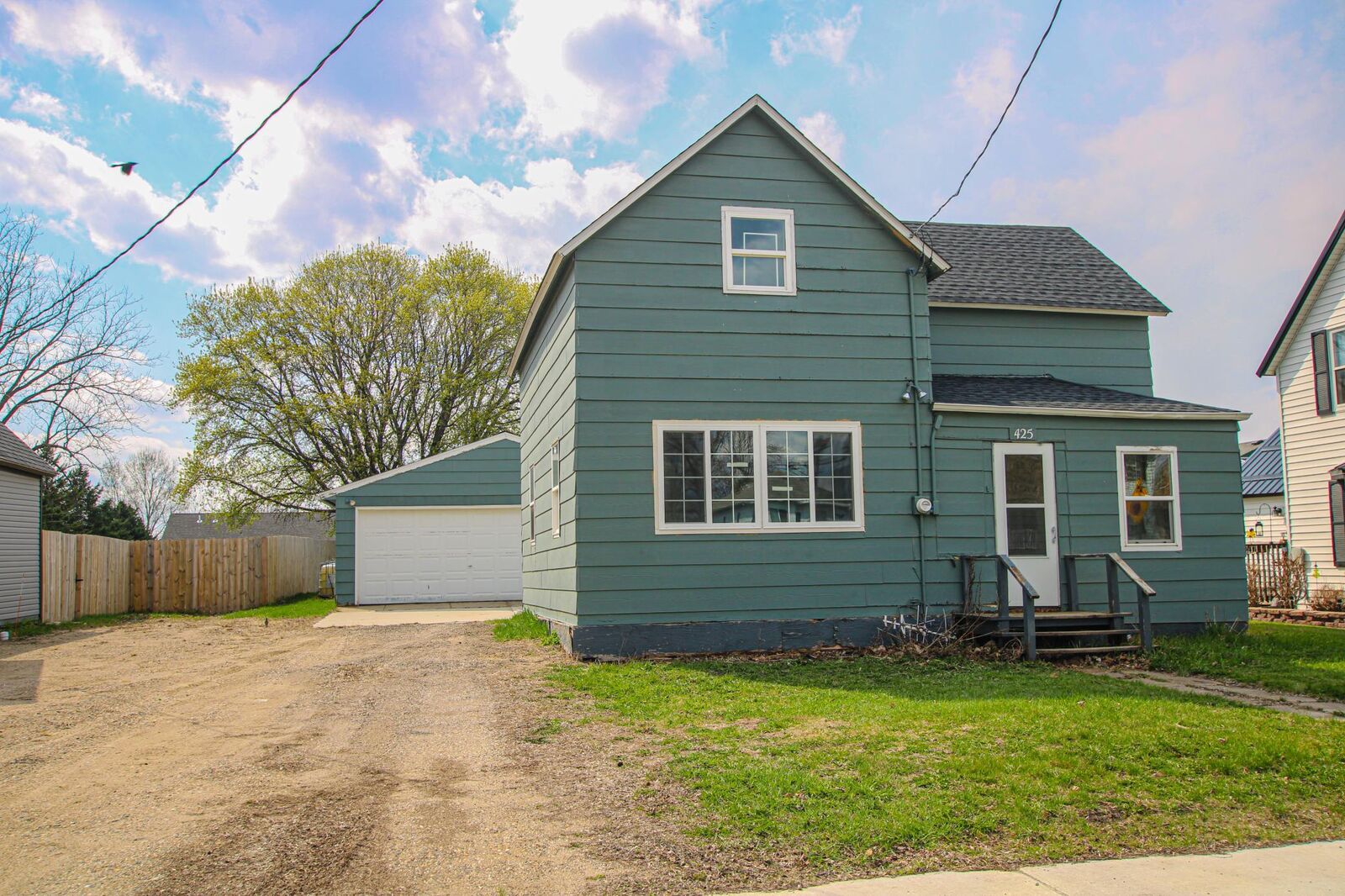 Property Photo:  425 Aurora Avenue  MN 56349 