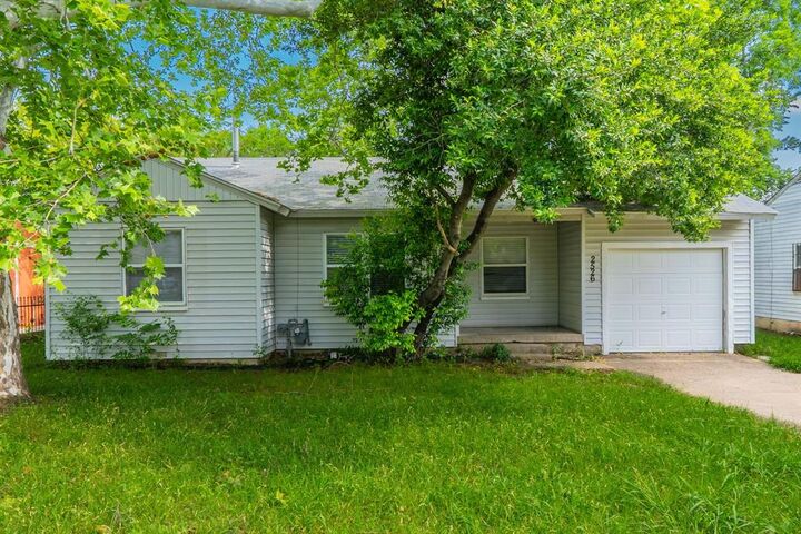 Property Photo:  2526 Rolinda Drive  TX 75211 