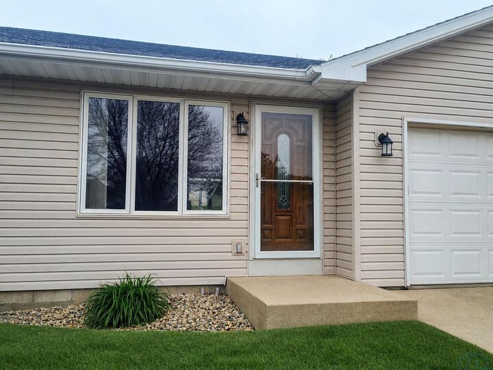 Property Photo: 527 Countryside Dr IA 51031