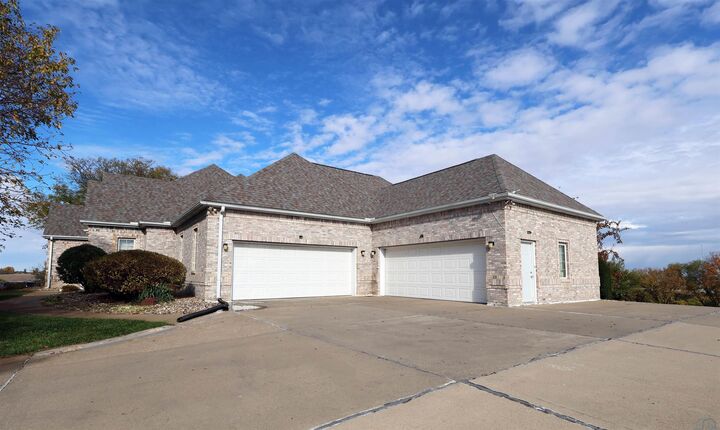 Property Photo:  33154 Hickory Avenue  IA 51108 