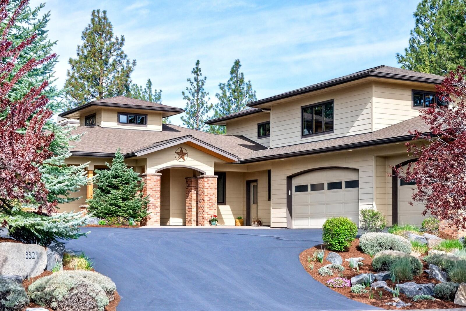 Property Photo:  3324 NW Shevlin Ridge  OR 97703 
