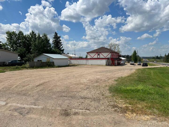 Property Photo: 101 Second Avenue N AB T0M 2B0