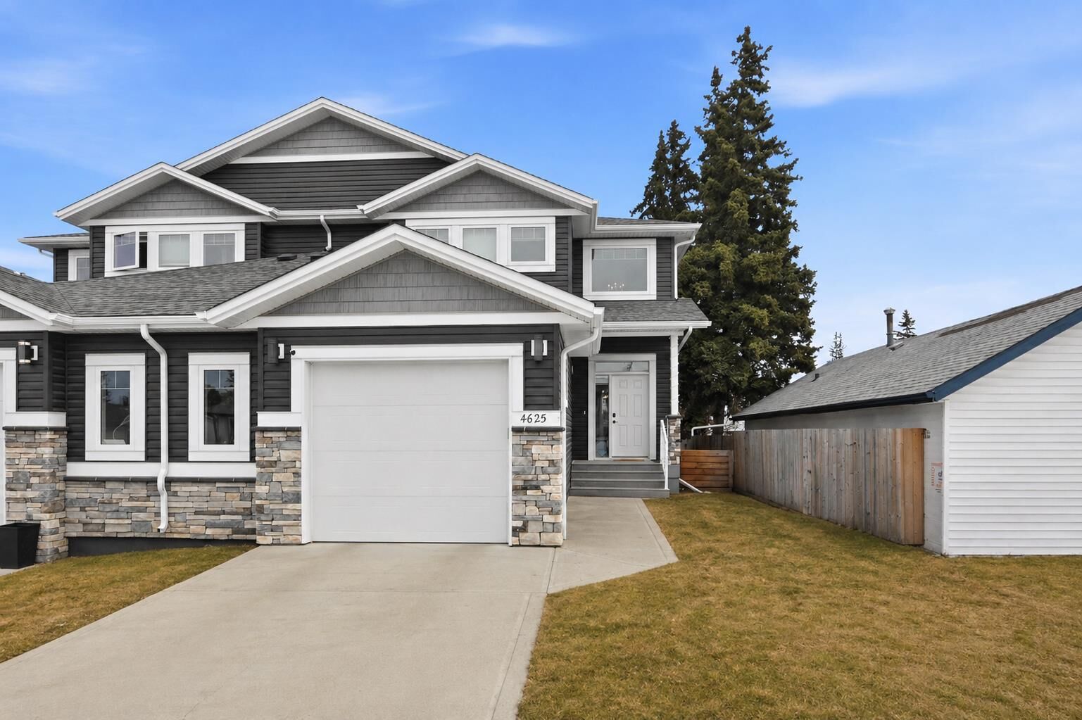 Property Photo:  4625 48 Street  AB T4S 1L4 