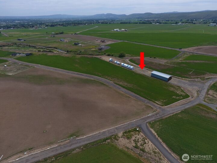 Property Photo:  20 Xx  Weaver Road  WA 98926 