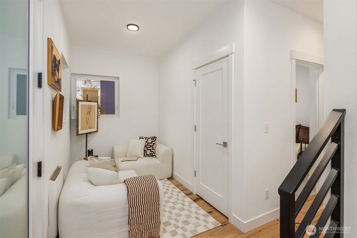 Property Photo:  1827  14th Avenue B  WA 98122 