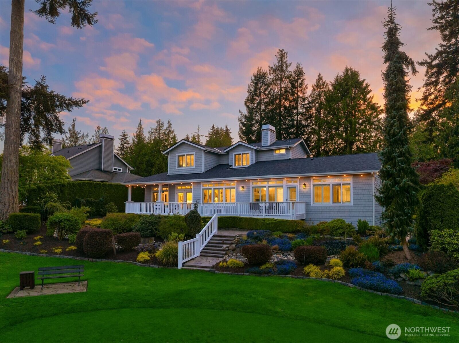Property Photo:  712  Tiffany Meadows Drive NE  WA 98110 