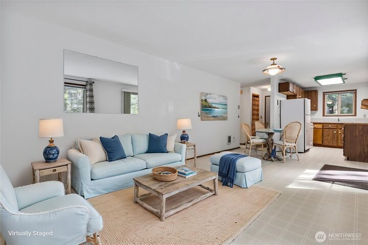Property Photo:  625 E Pointes Drive W  WA 98584 