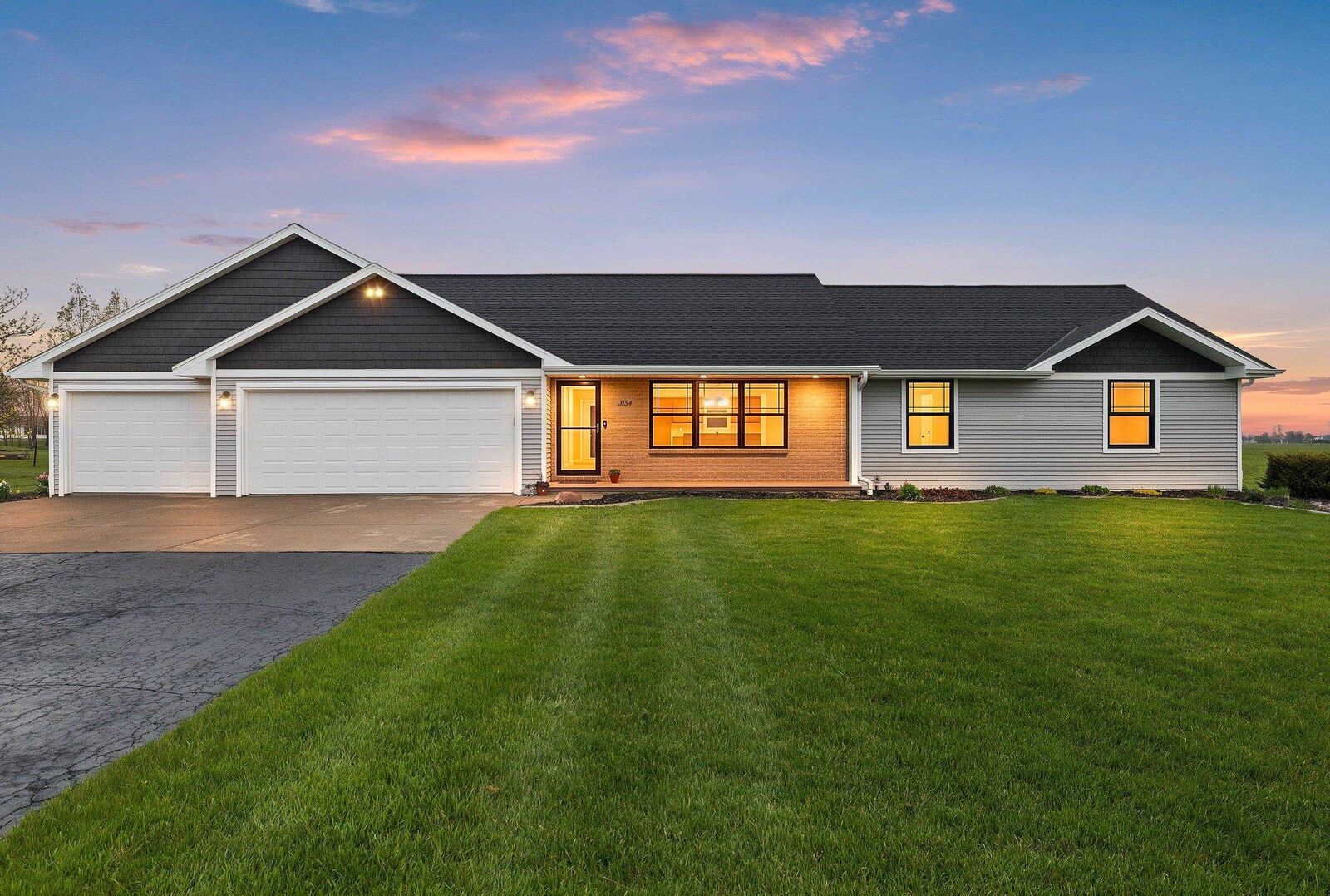 Property Photo:  3154 Green Meadow Drive  WI 54115-8850 
