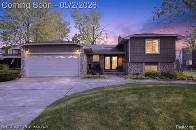 Property Photo:  45560 Edgewood Court  MI 48187 