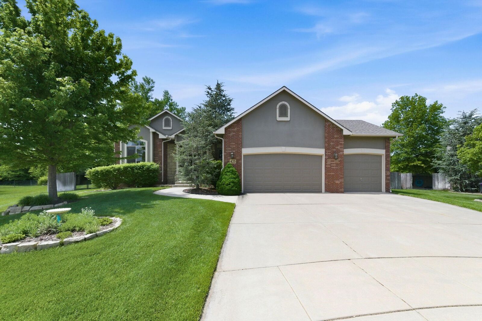 Property Photo: 425 S Fawnwood Ct KS 67235-7544