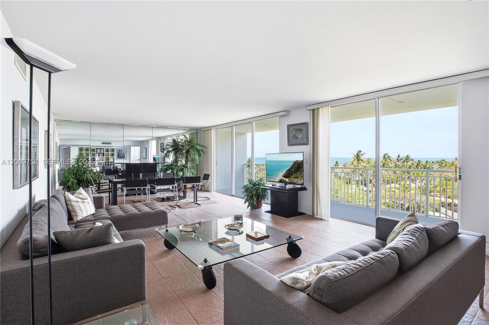 Property Photo:  605 Ocean Dr 7L  FL 33149 