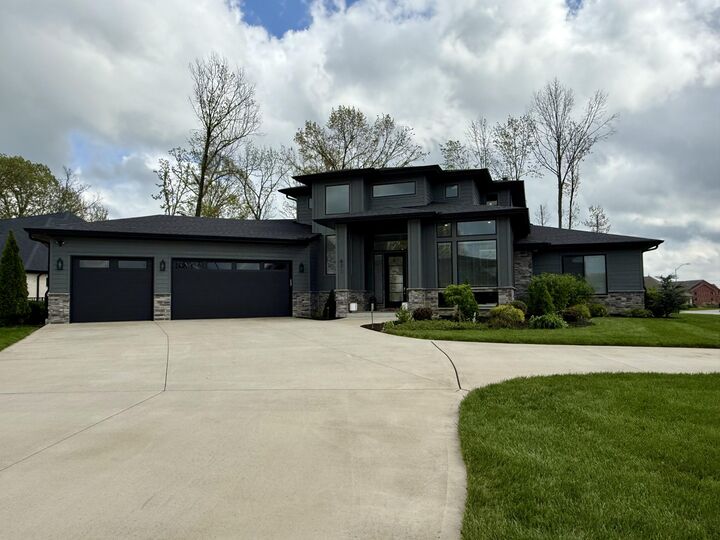 Property Photo:  872 E Celtic Court  MO 65714 