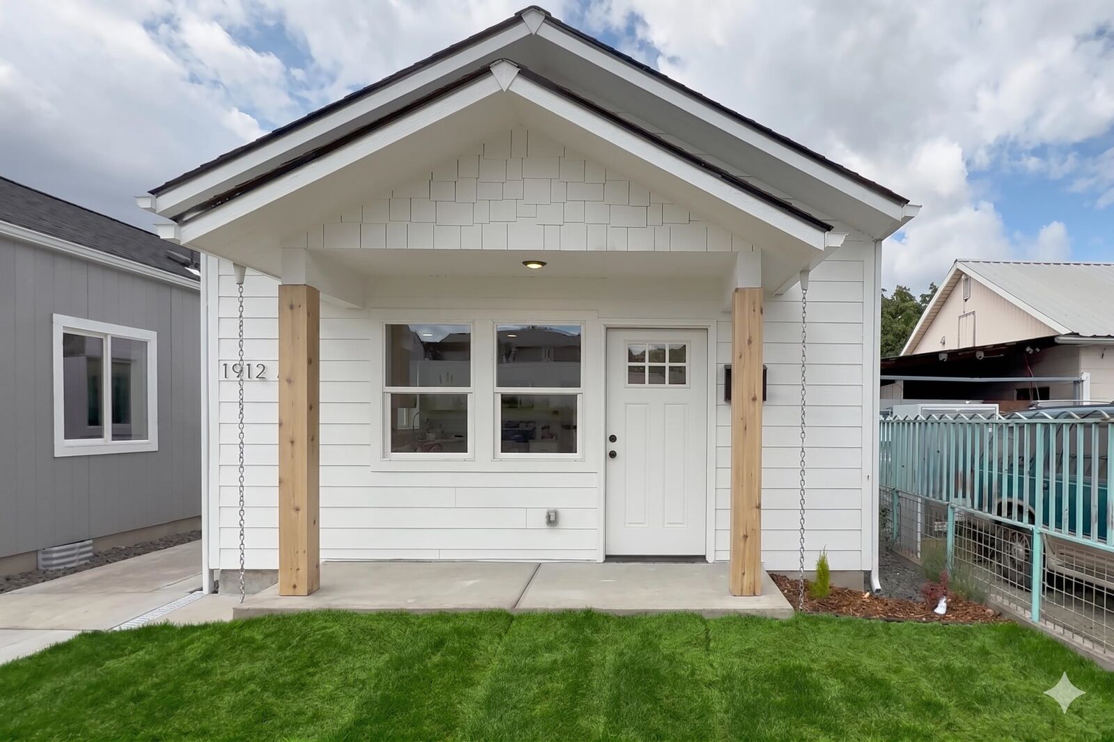 Property Photo:  1912 W Buckeye Ave Units A &Amp B  WA 99205 