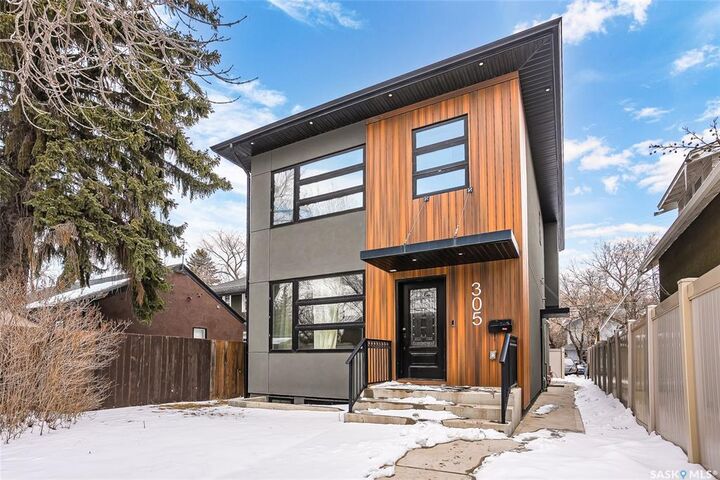 Property Photo: 305 Clarence Avenue S SK S7N 1H5