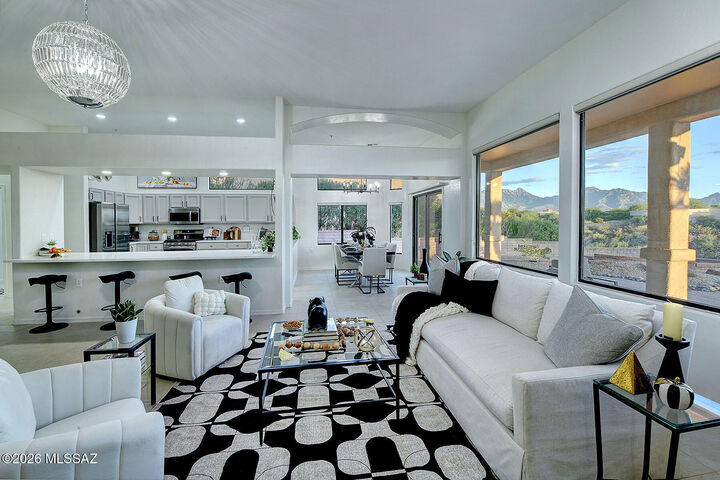 Property Photo:  810 E Josephine Canyon Drive  AZ 85614 