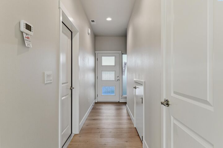 Property Photo: 10538 Clearwater Dr WA 99336