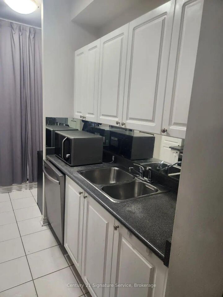 Photo de la propriété: 33 Elm Drive W 209 ON L5B 4M2