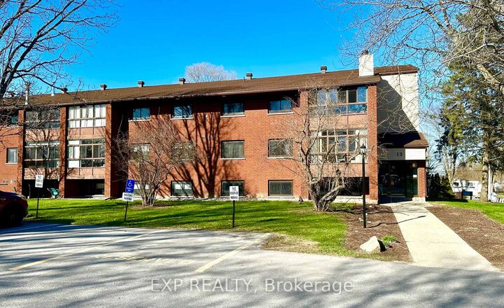 Property Photo:  15 Findlay Avenue 208  ON K7C 4A2 