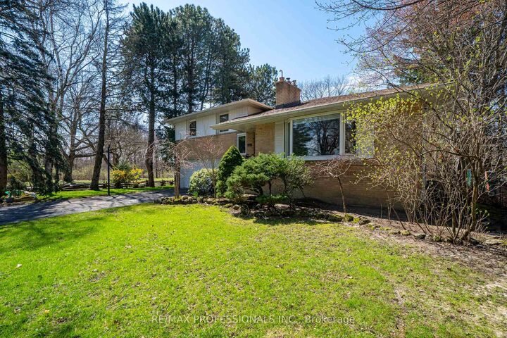 Property Photo: 508 Vanessa Crescent ON L5H 2N3