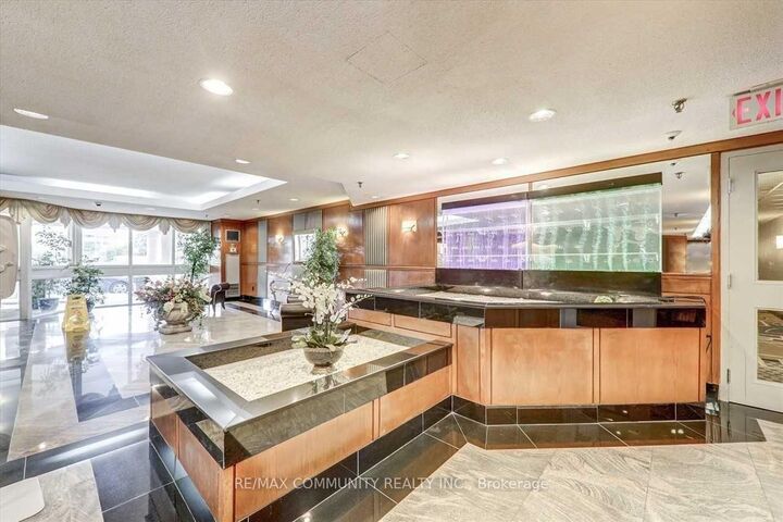 Property Photo: 430 McLevin Avenue Ph11 ON M1B 5P1