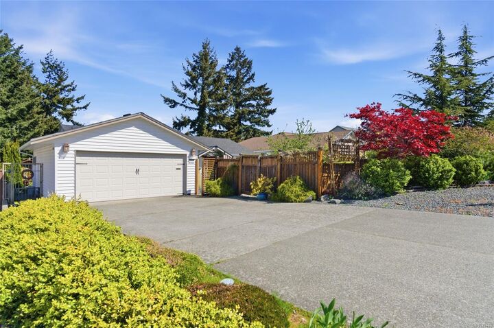 Property Photo: 130 Heritage Dr BC V9V 1H8