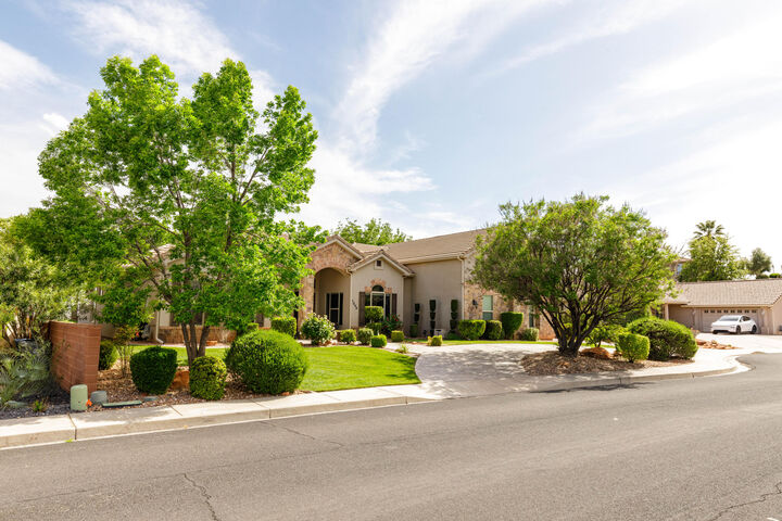 Property Photo:  1099 W Broadstone Ct  UT 84780 