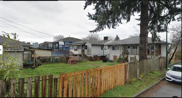 Property Photo: 3507 Monmouth Avenue BC V5R 5S1