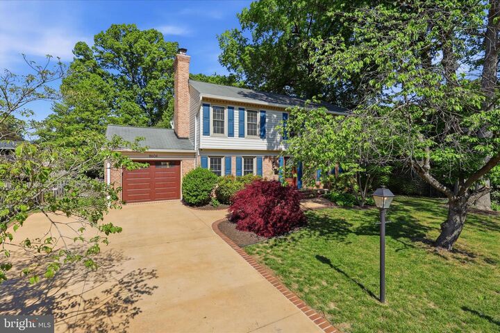 Property Photo:  8604 Riverside Road  VA 22308 