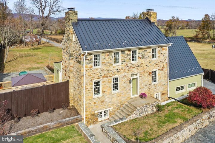 Property Photo:  20597 Airmont Road  VA 20135 