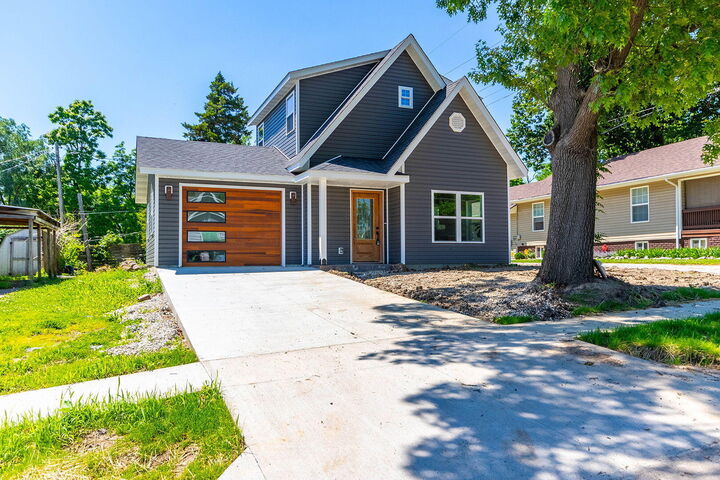 Property Photo: 211 Brinkerhoff St MO 65270