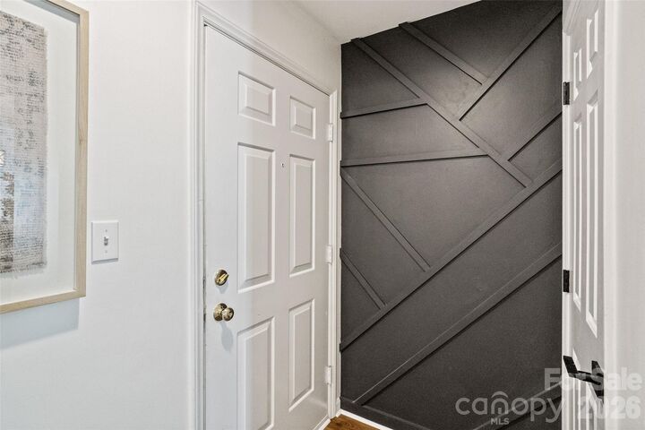 Property Photo:  3302 Selwyn Farms Lane 7  NC 28209 