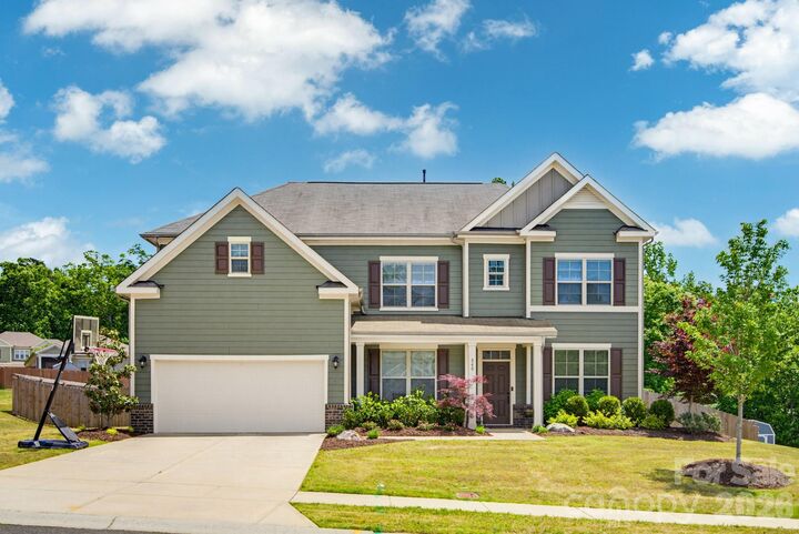 Property Photo:  840 Oak Manor Drive SE  NC 28025 
