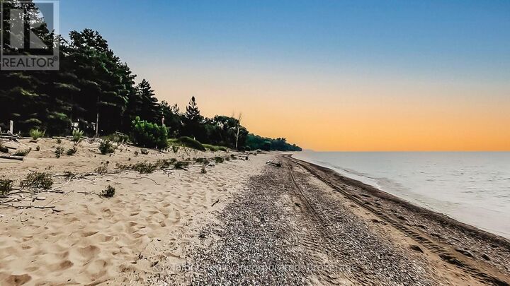 Property Photo:  84119 Lakeview Drive  ON N7A 3X9 