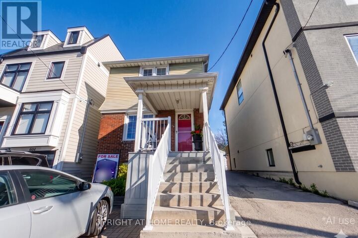 Property Photo:  602 Ridelle Avenue  ON M6B 1K9 