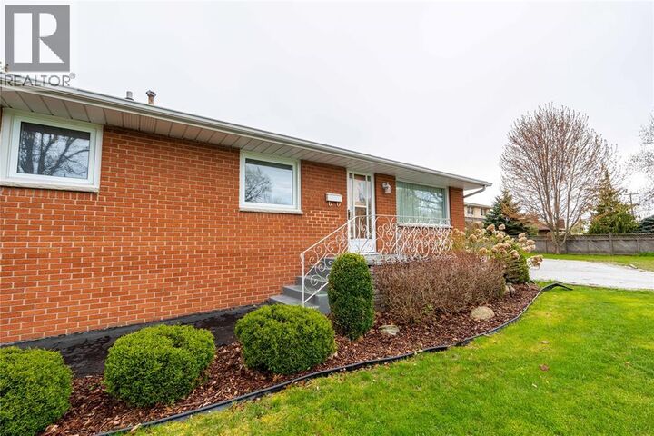 Property Photo:  1003 Michigan Avenue  ON N7T 7B7 