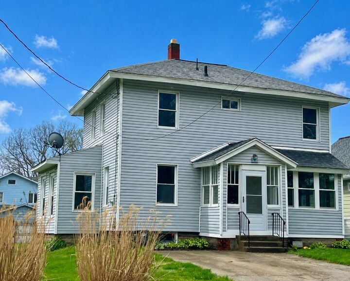 Property Photo:  426 Harvey Avenue  PA 16511 