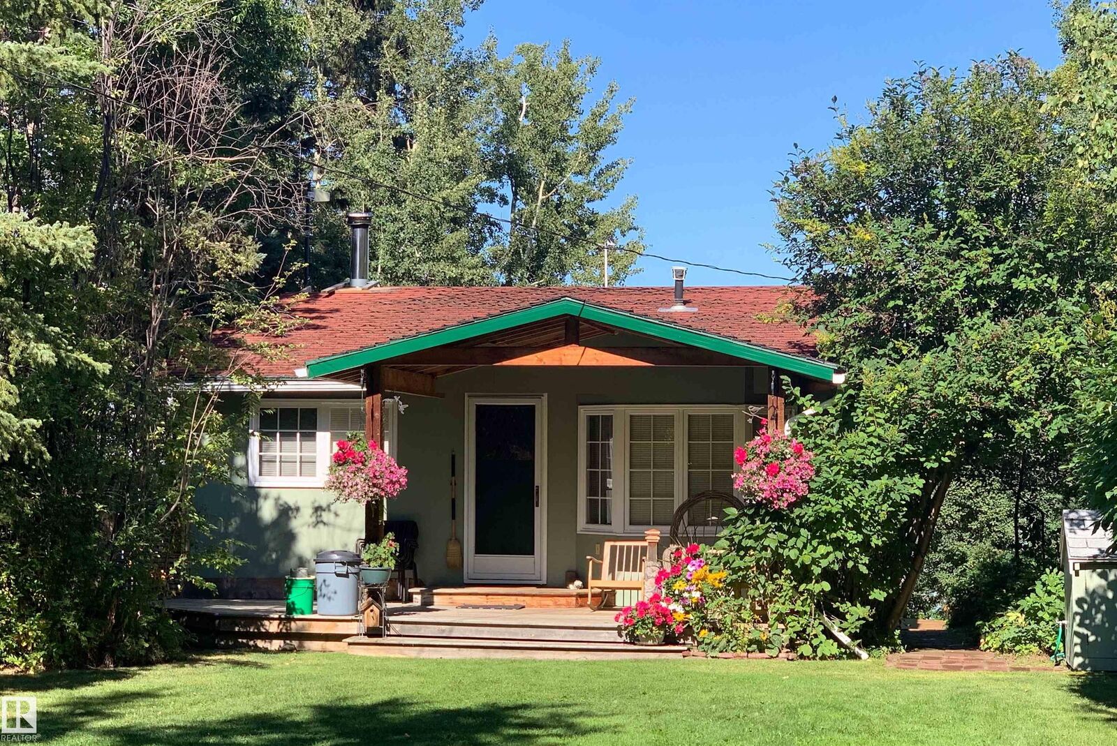Property Photo:  85 Poplar Bay  AB T0C 1X0 