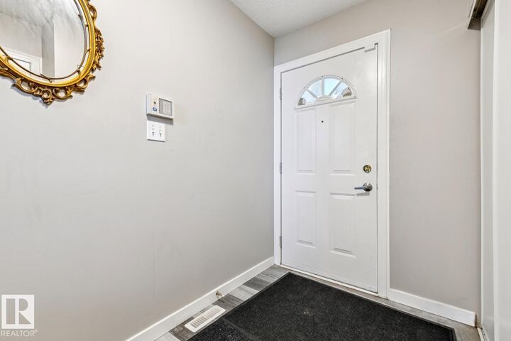 Property Photo:  9520 174 Street NW 40  AB T5T 5Z3 