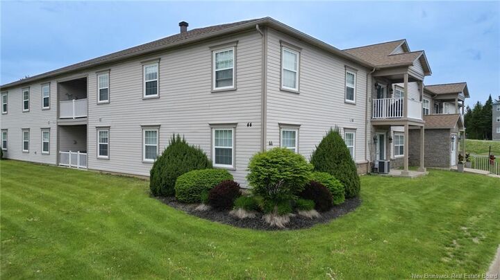 44 Brown Boulevard 2F — photo 1